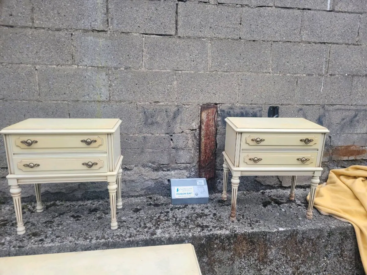 Bedroom set. - Image 3