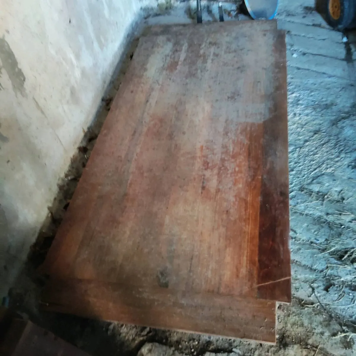 FARMHOUSE STYLE TABLE - Image 1