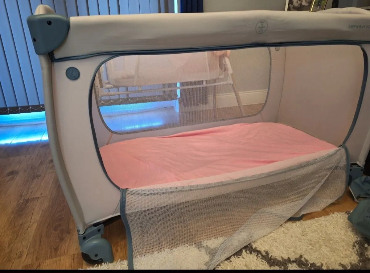 HAUCK Travel Cot - Image 1