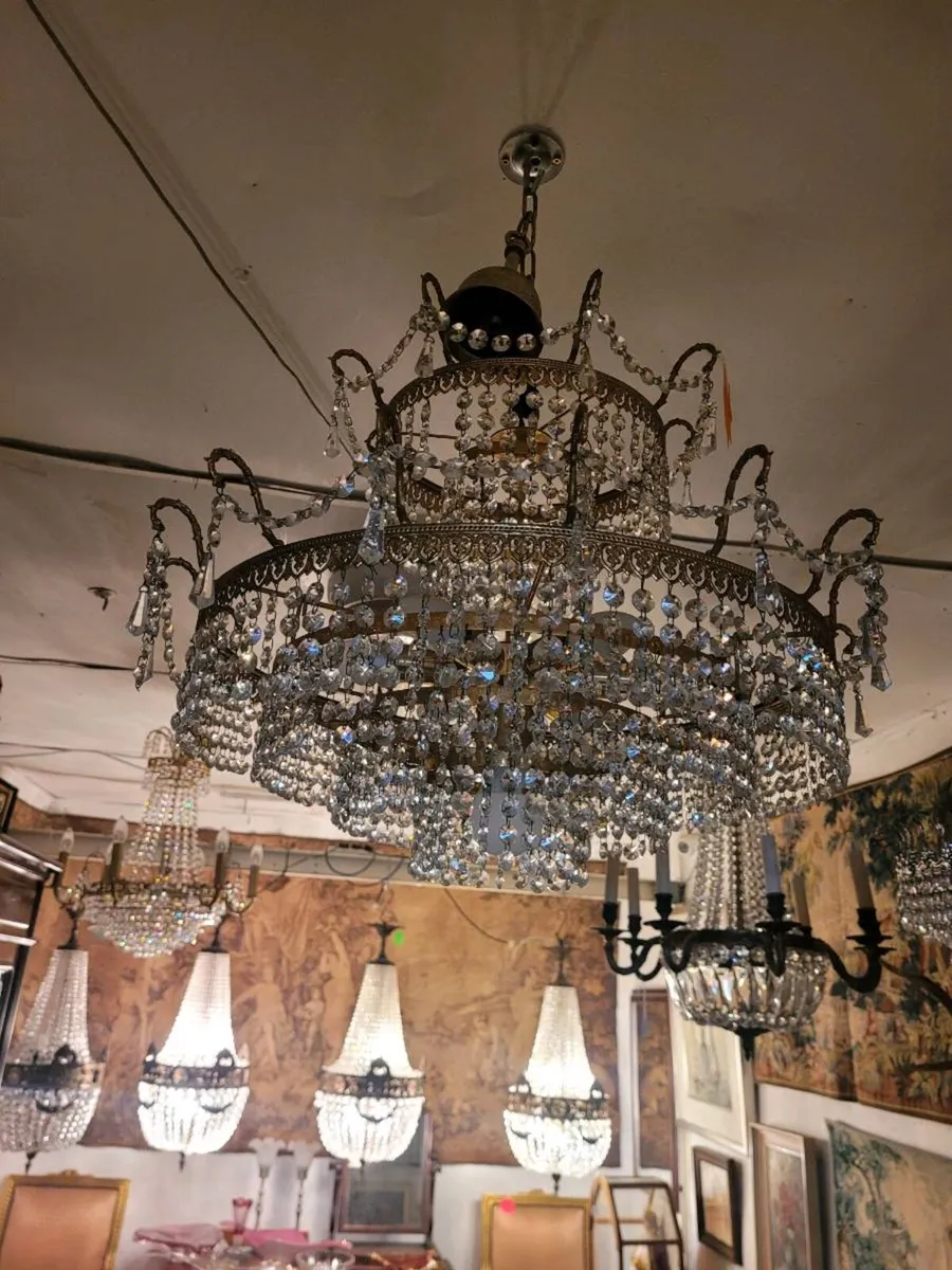 French crystal chandaliers. About 100 chandaliers. - Image 4