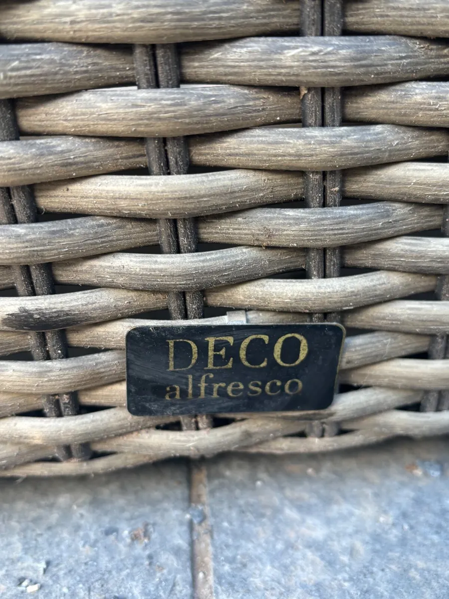 Outdoor furniture - Image 1