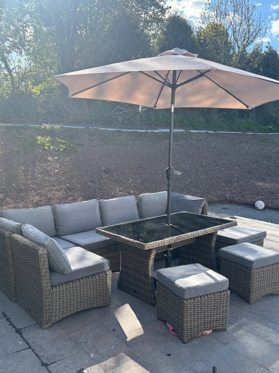 Outdoor furniture - Image 3