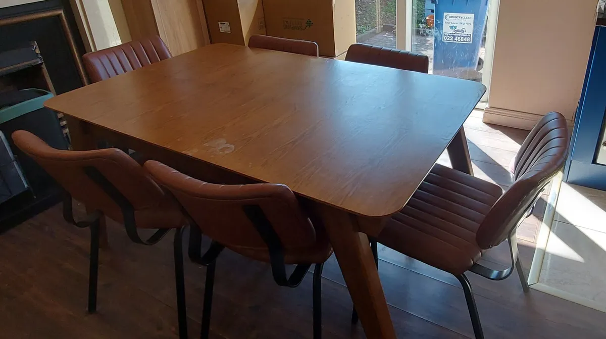 Extendable table and 6 chairs - open to offers - Image 2