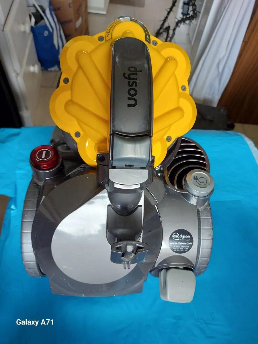 DYSON DC19 T Multifloor Vacuum Cleaner - Image 3