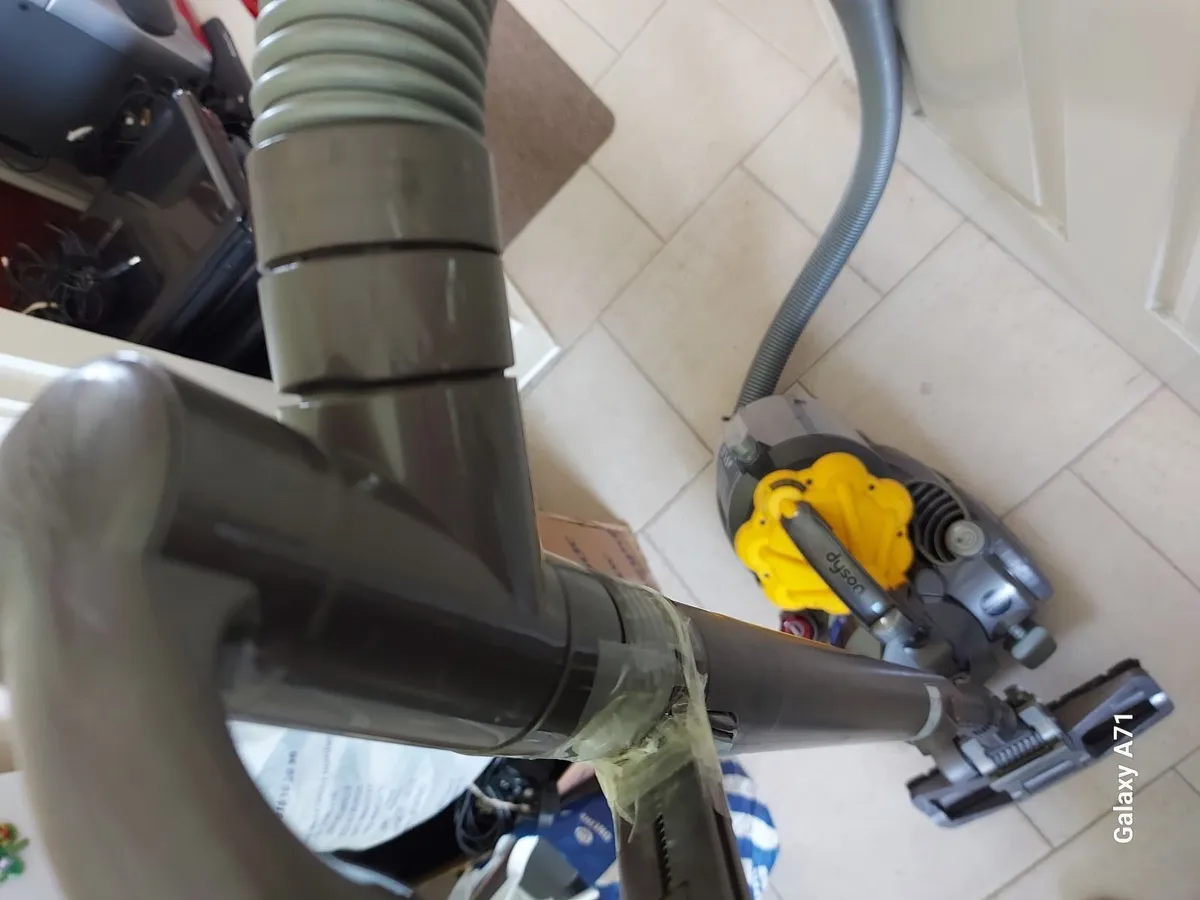 DYSON DC19 T Multifloor Vacuum Cleaner - Image 4
