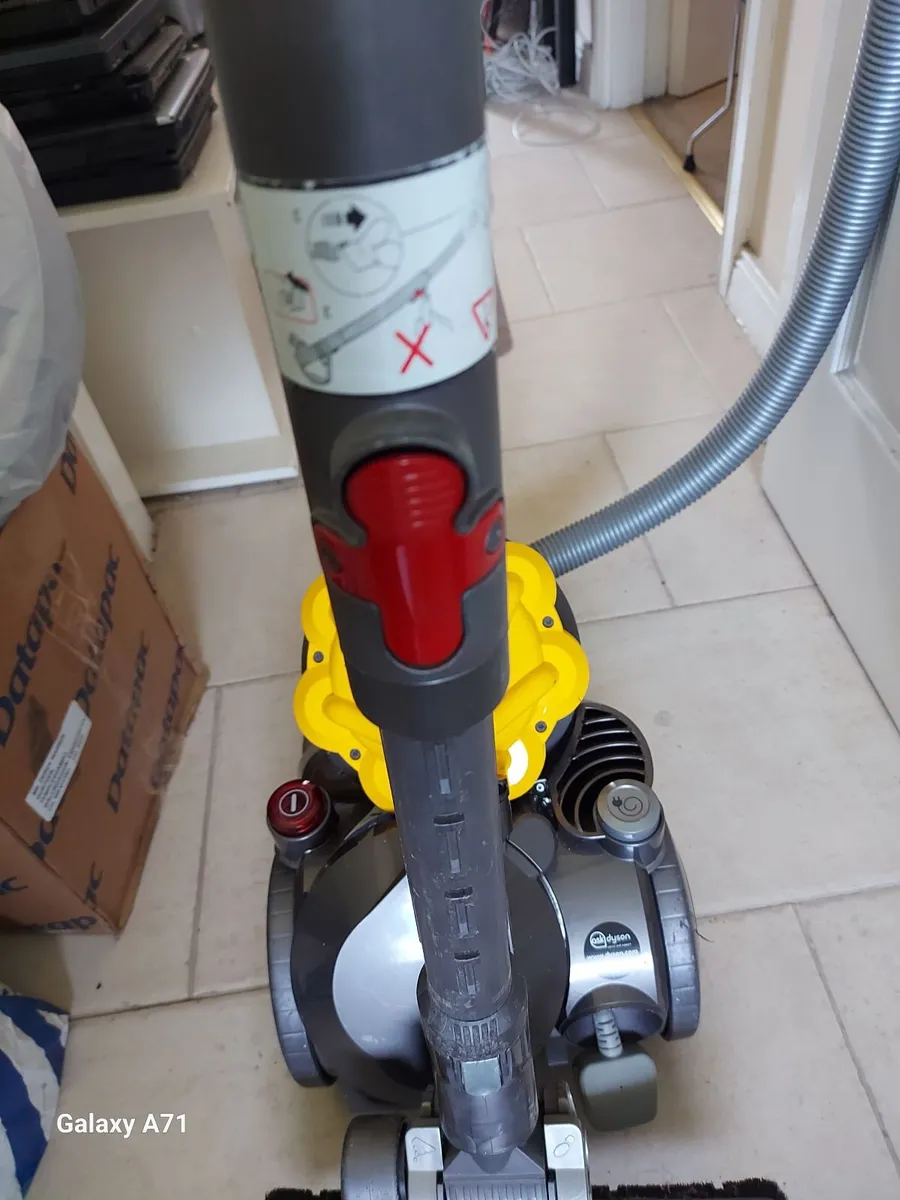 DYSON DC19 T Multifloor Vacuum Cleaner - Image 2