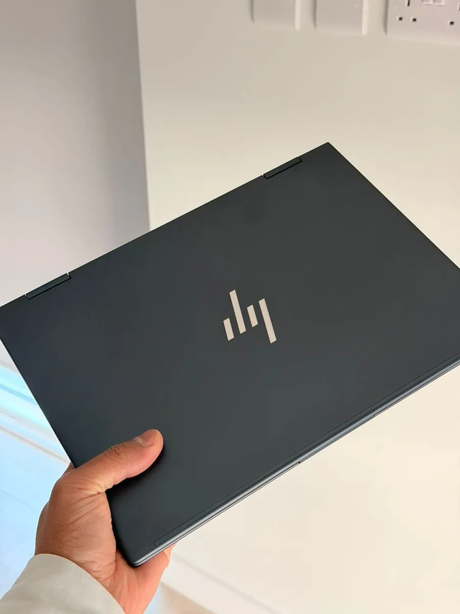 Laptop - Image 3