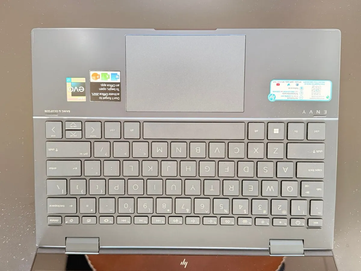 Laptop - Image 4