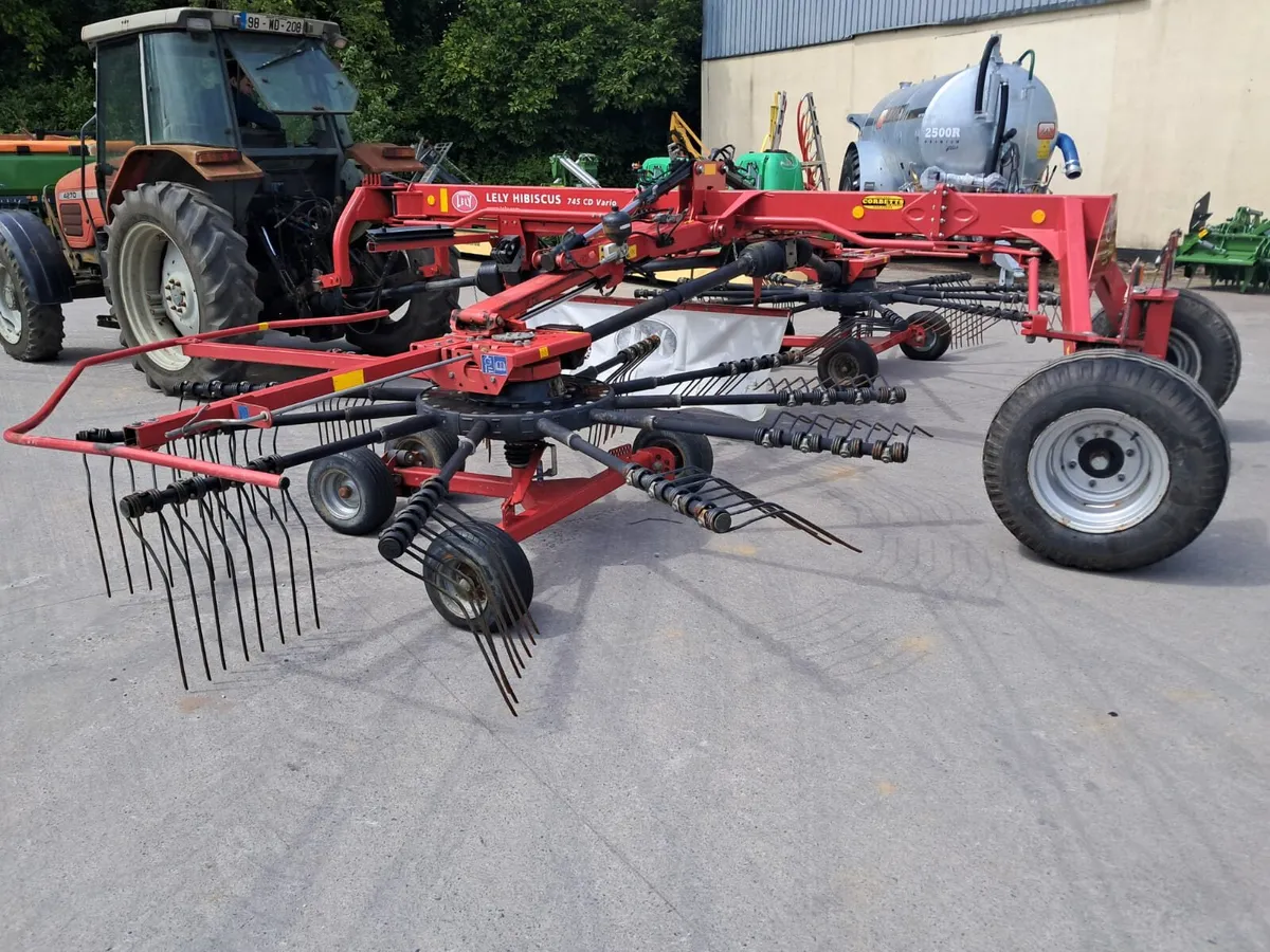 Lely 745 Twin Rotor Rake - Image 2