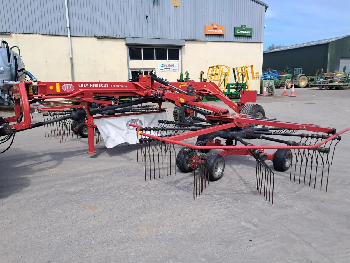 Lely 745 Twin Rotor Rake - Image 3
