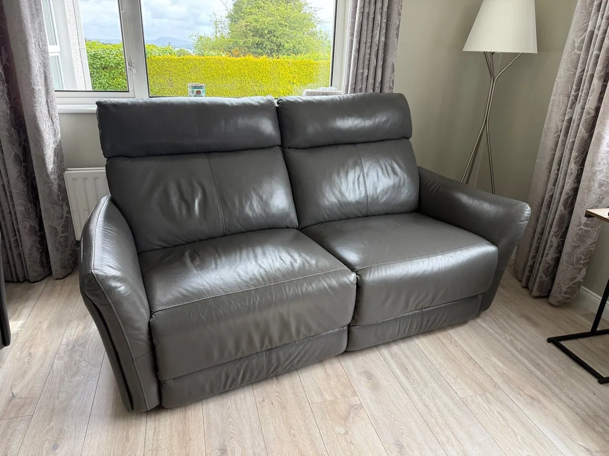 Leather recliner suite - Image 2
