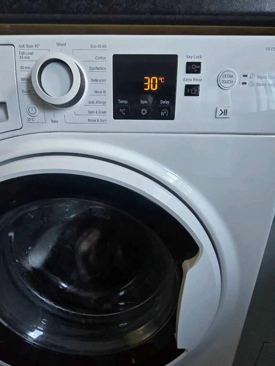 Hotpoint washing machine 9kg working perfect - Image 2