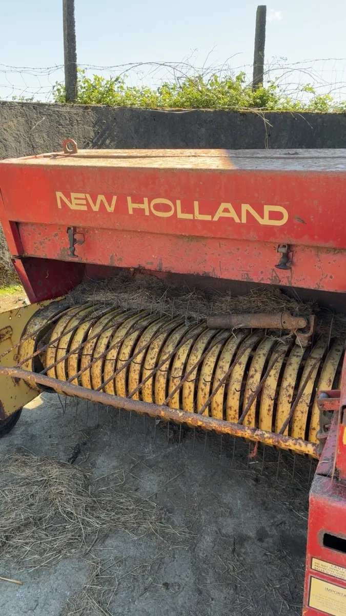 New Holland 377 - Image 1