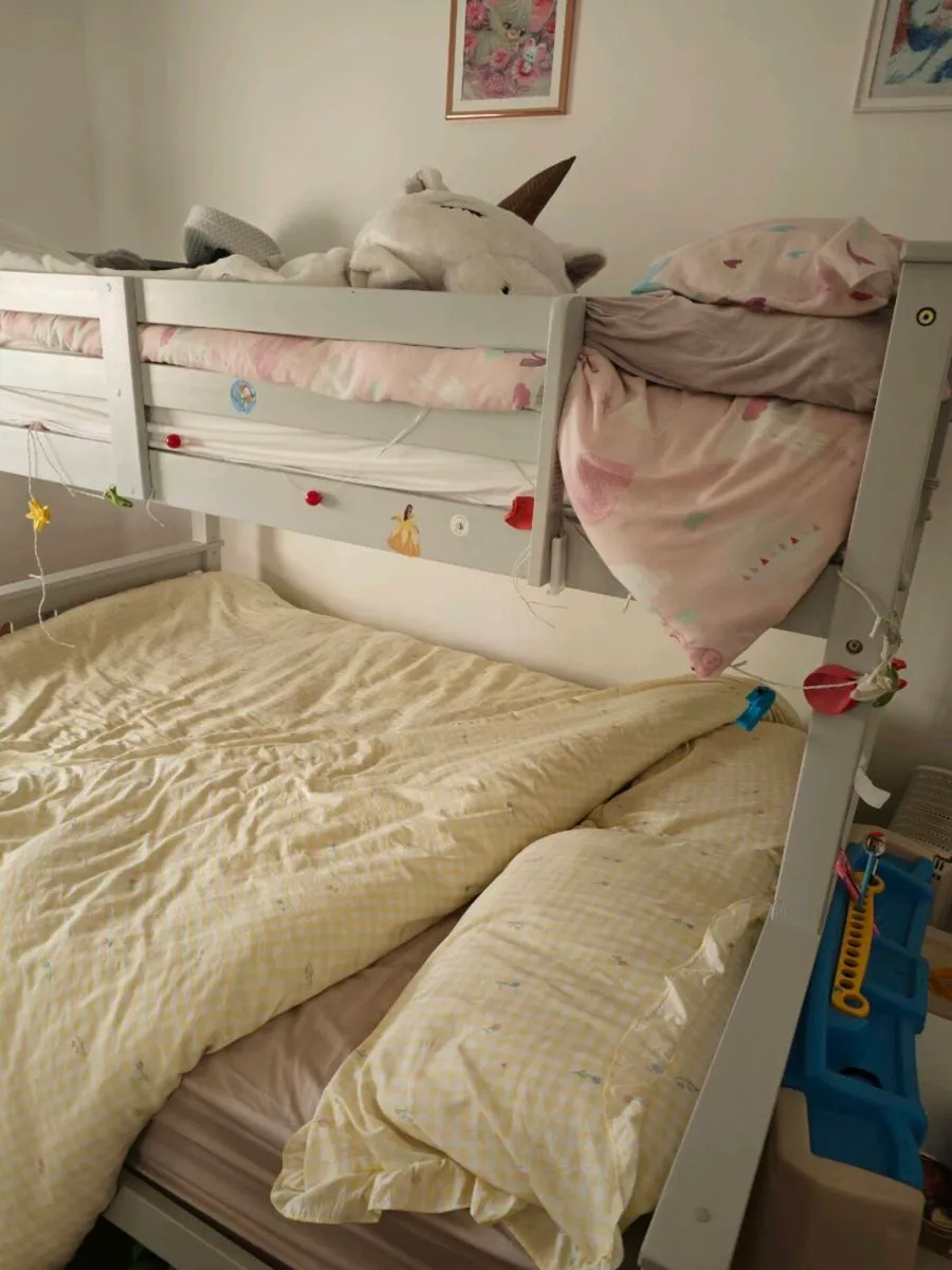 Bunk beds - Image 1