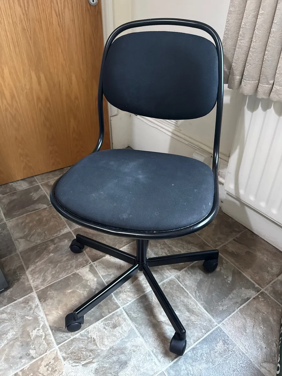 Desk chair