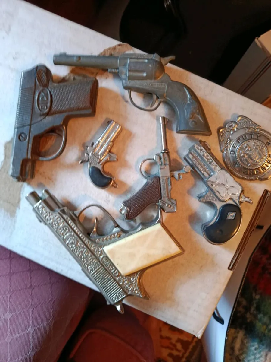 Vintage toy lot - Image 1