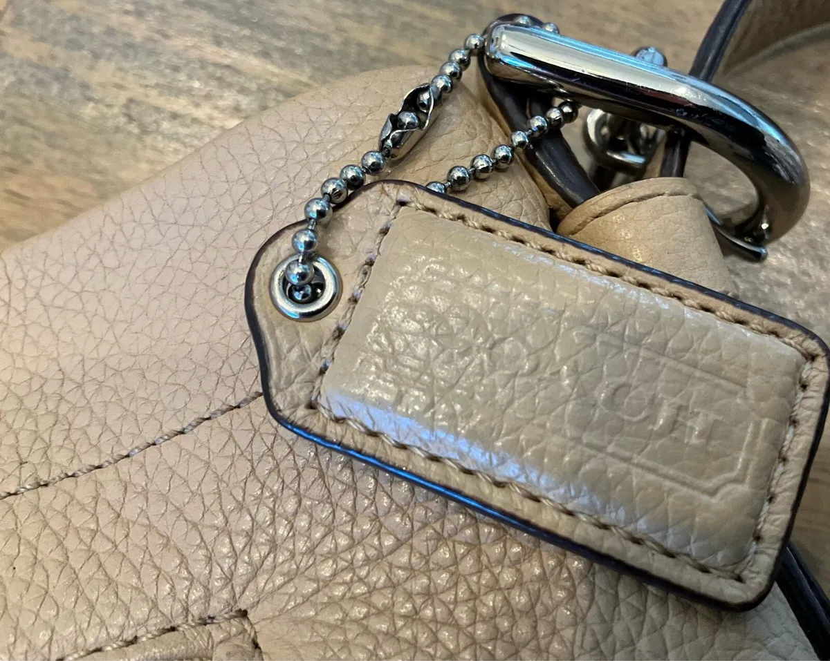 COACH Shoulder Bag - Image 3