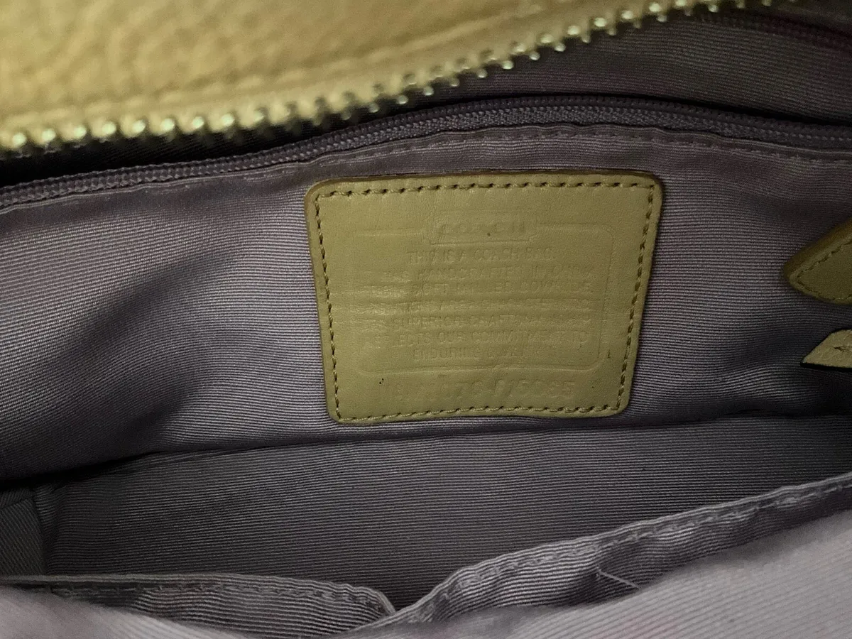 COACH Shoulder Bag - Image 4