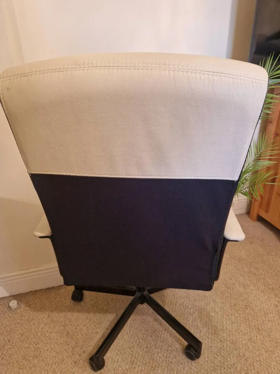 Office chair & table  & mattress - Image 4