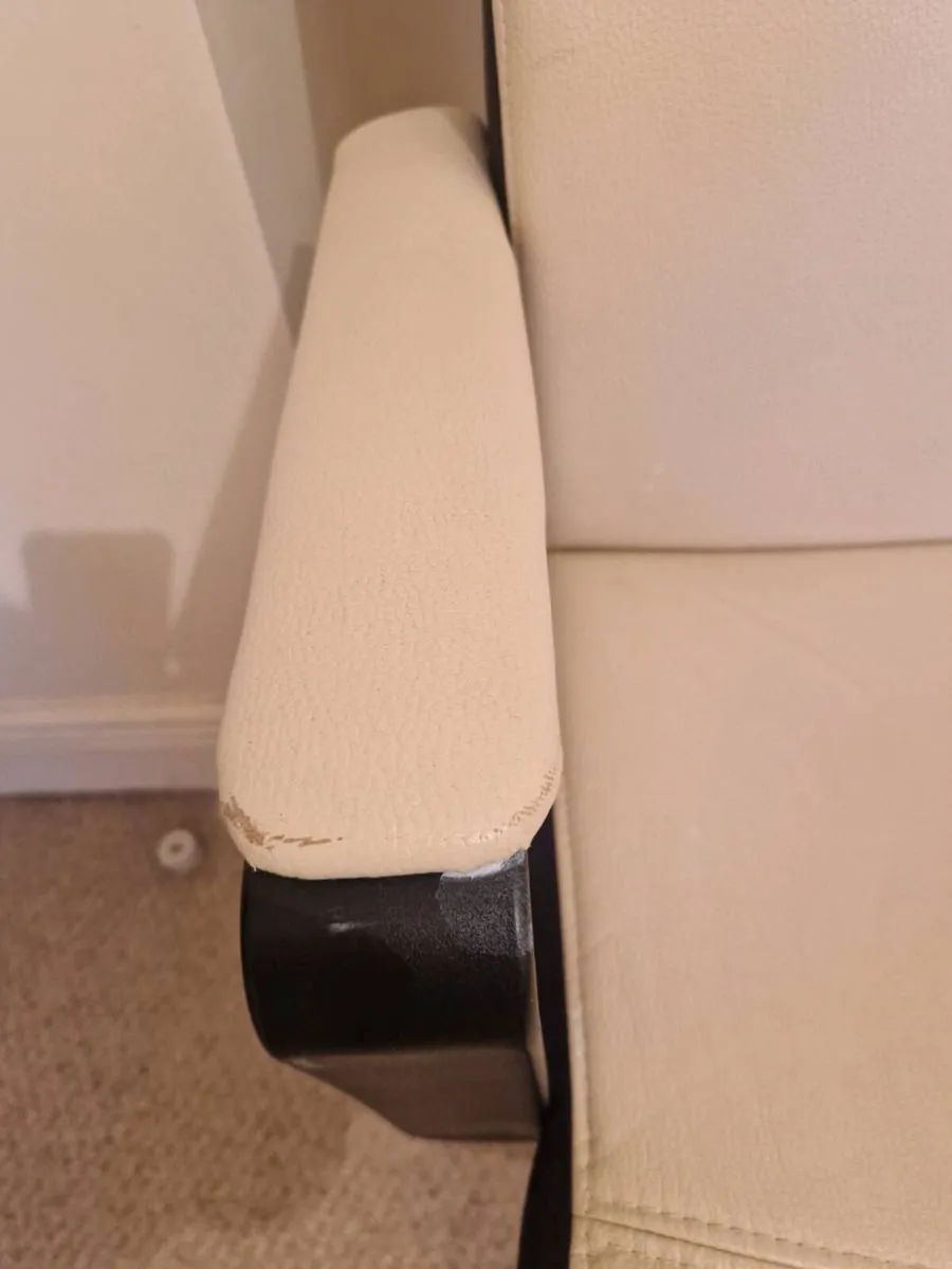 Office chair & table  & mattress - Image 2