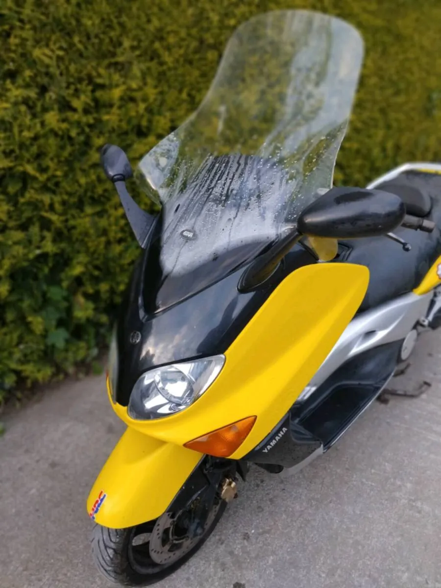 Yamaha t max scooter - Image 3