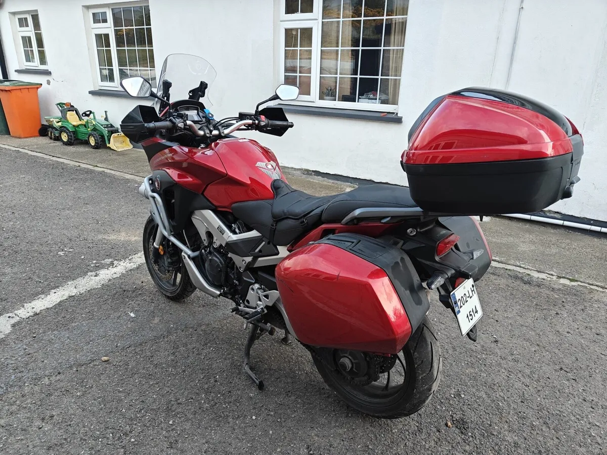 2020 Honda VFR 800x Crossrunner - Image 2
