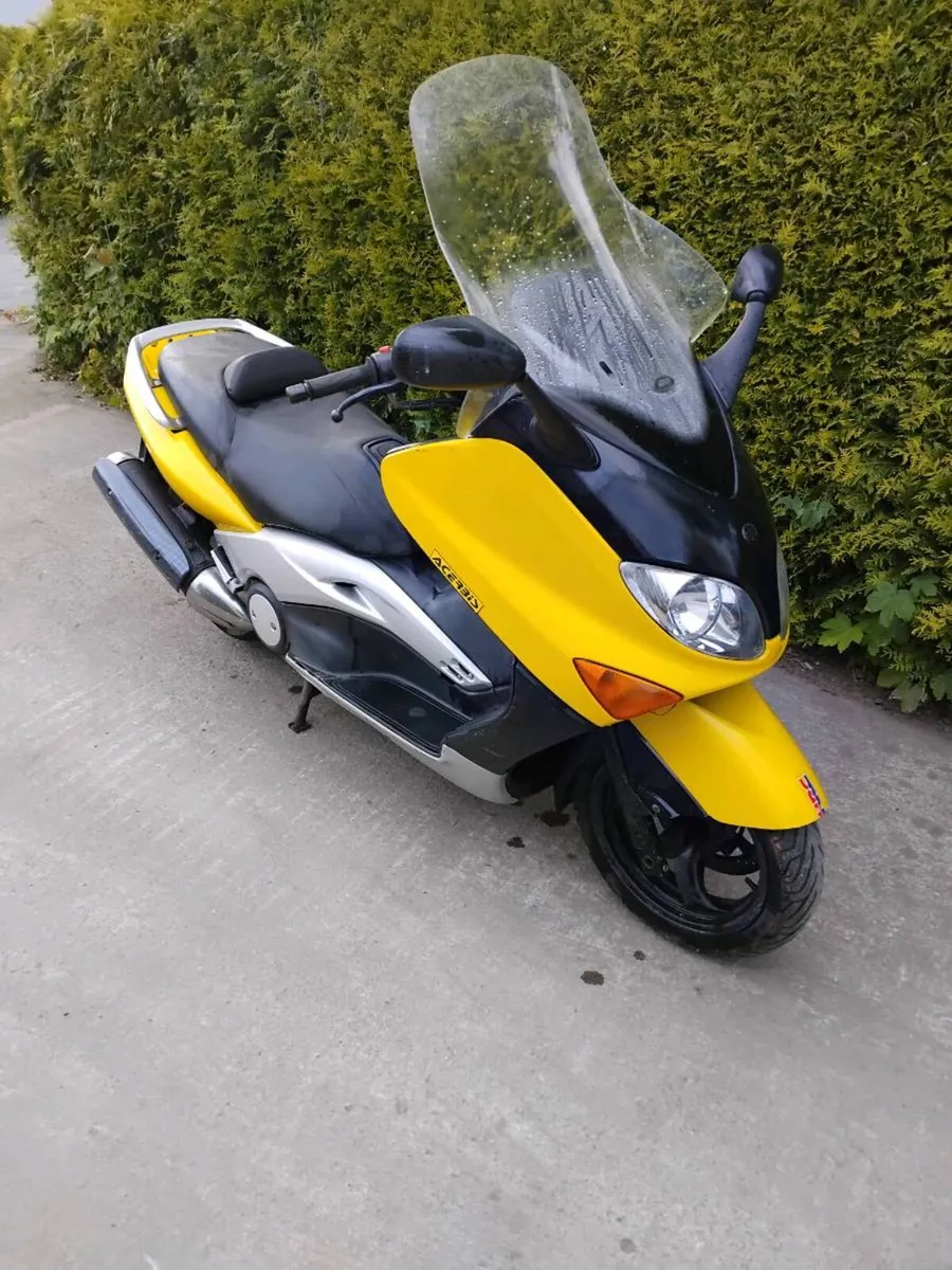 Yamaha t max scooter - Image 1