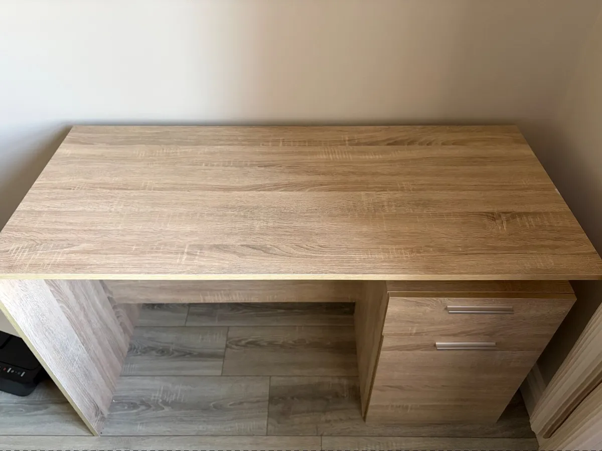 Desk for sale - Image 3