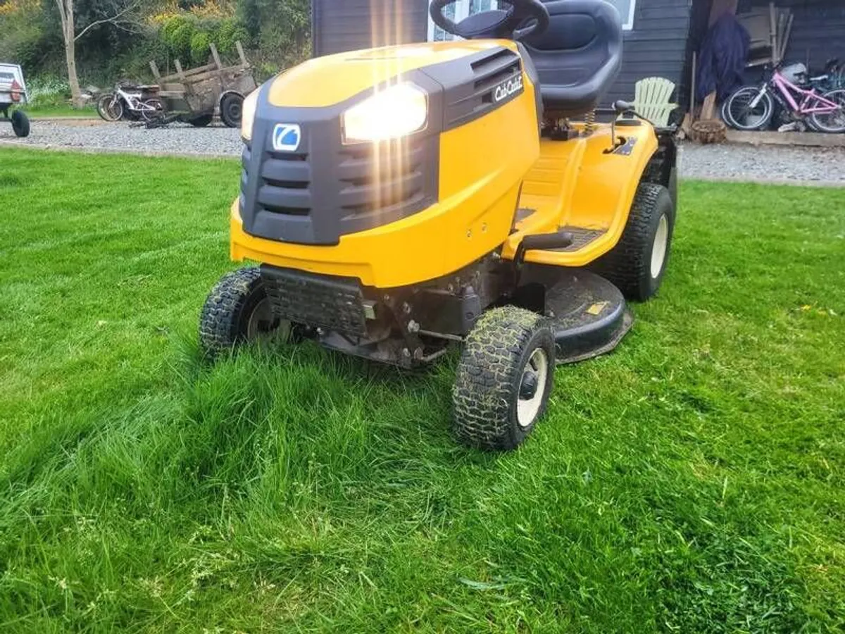 ride on mower - Image 1