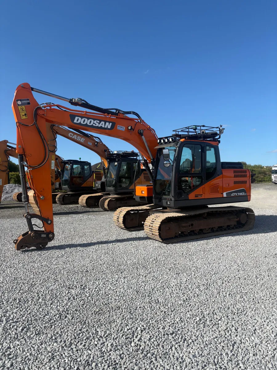 Doosan dx140lc-5.          2021 - Image 1