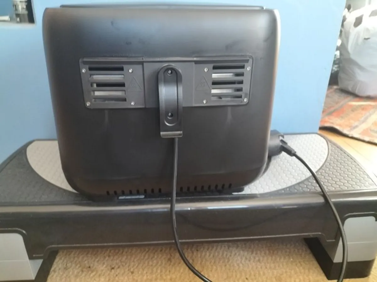 Nedis Dual Zone Air Fryer 7.6L  Very Good Condition - Image 3