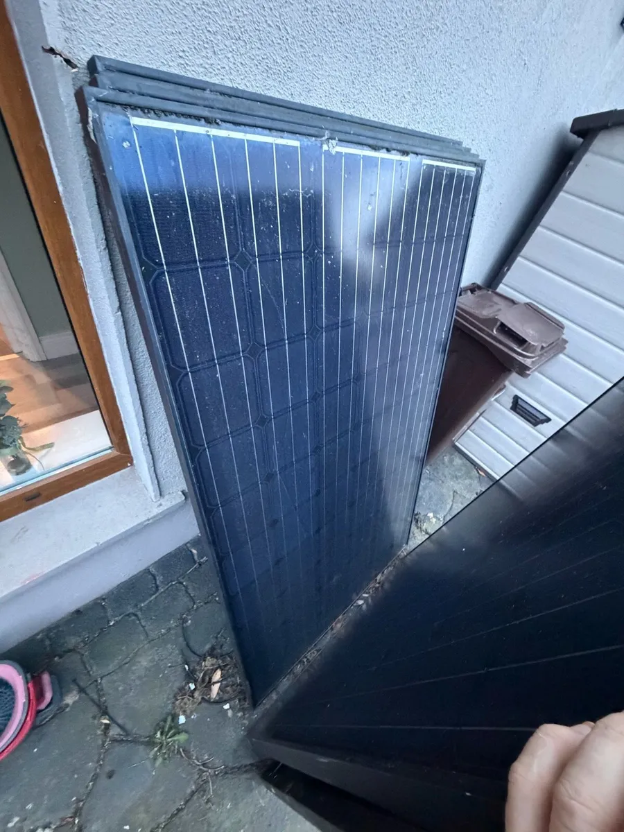 5 x Solar panels 260w - Image 1
