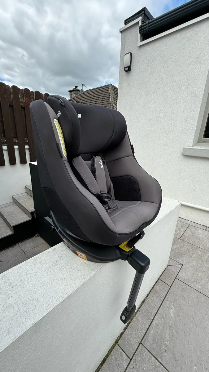 Joie i-Spin Car Seat with ISOFIX Base - Image 1