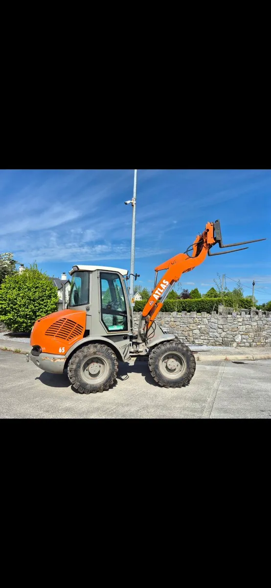 Atlas 65 wheel loader - 2.6 ton lift - Image 2