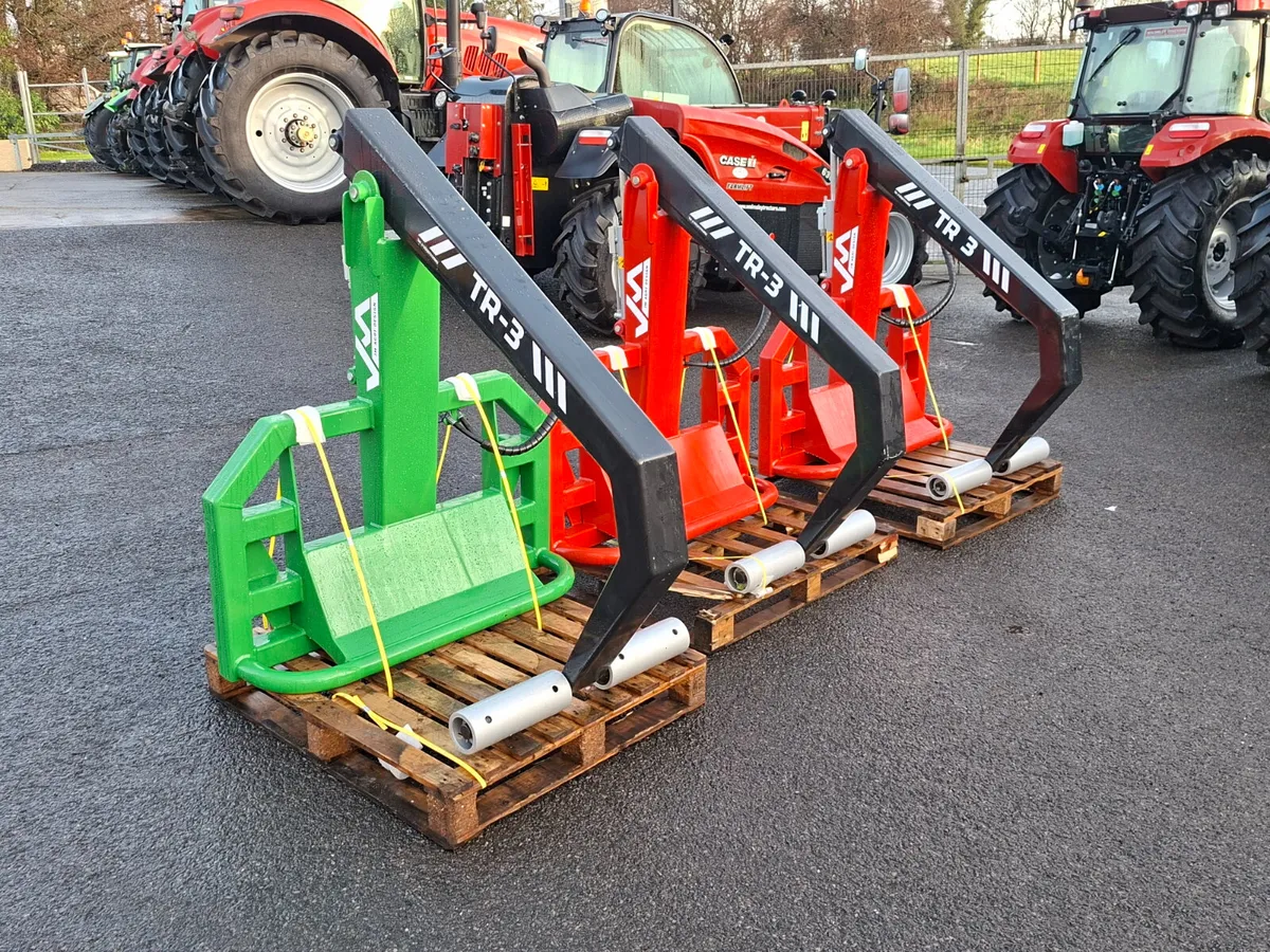 NEW TR3 & TR4 BALE HANDLERS - Image 3