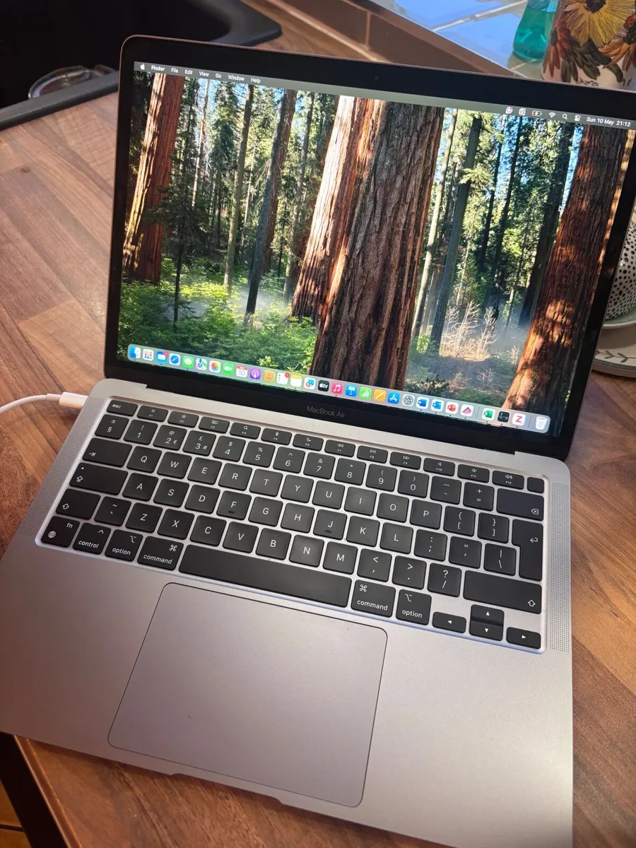 Apple MacBook Air 13” - excellent condition - Image 2