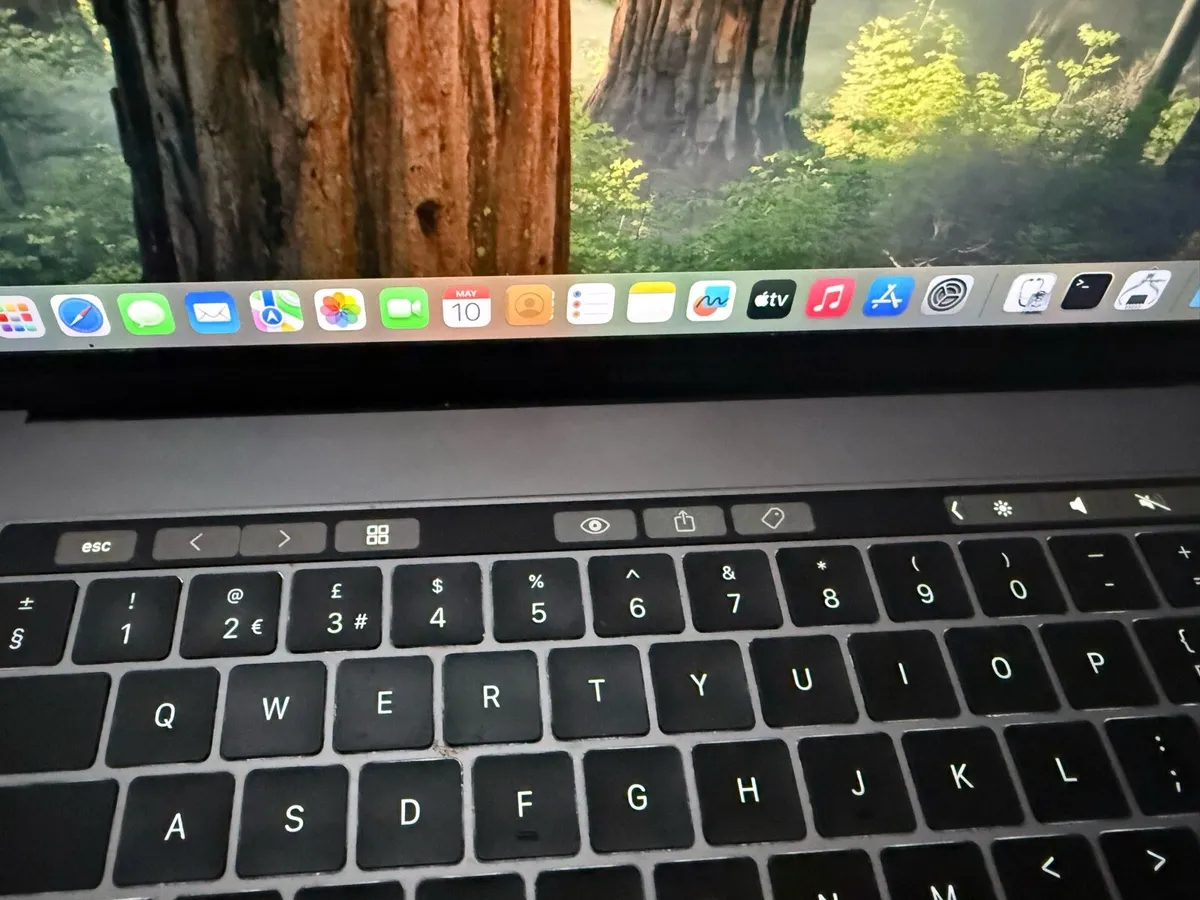 Mac book pro 15 inch - Image 4