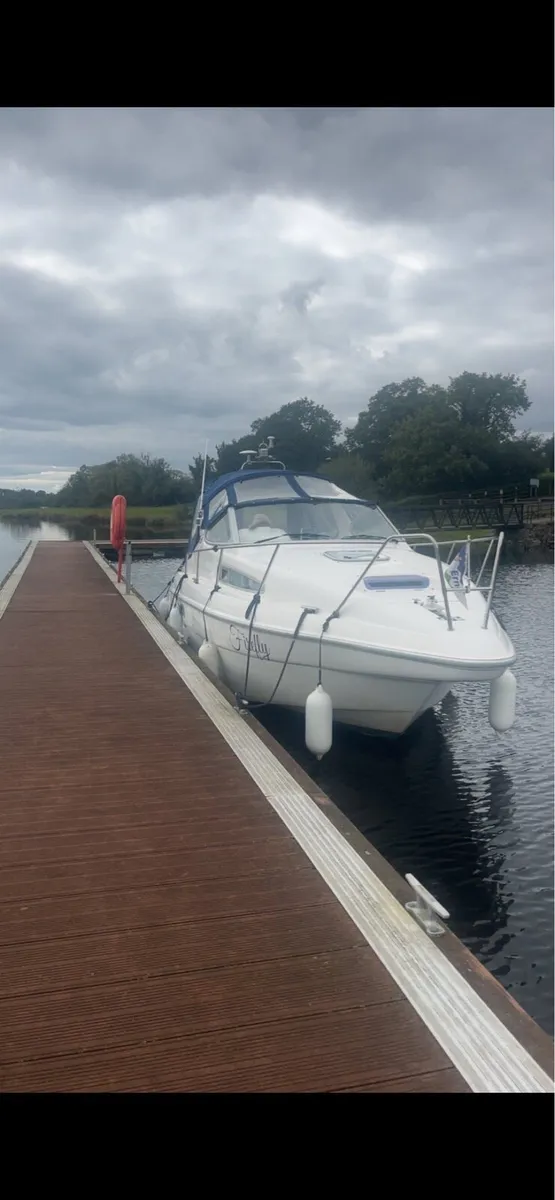 Sealine 260 Senator sports cruiser and trailer. - Image 2
