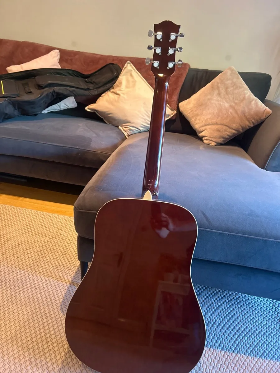 Left handed acoustic guitar - Image 2