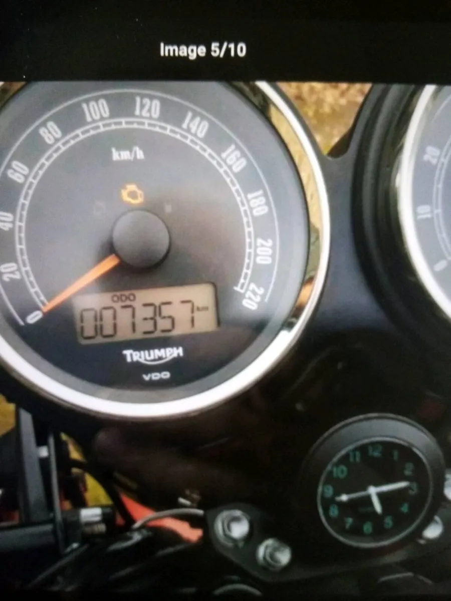 ABSOLUTELY MINT TRIUMPH BONNEVILLE! - Image 4
