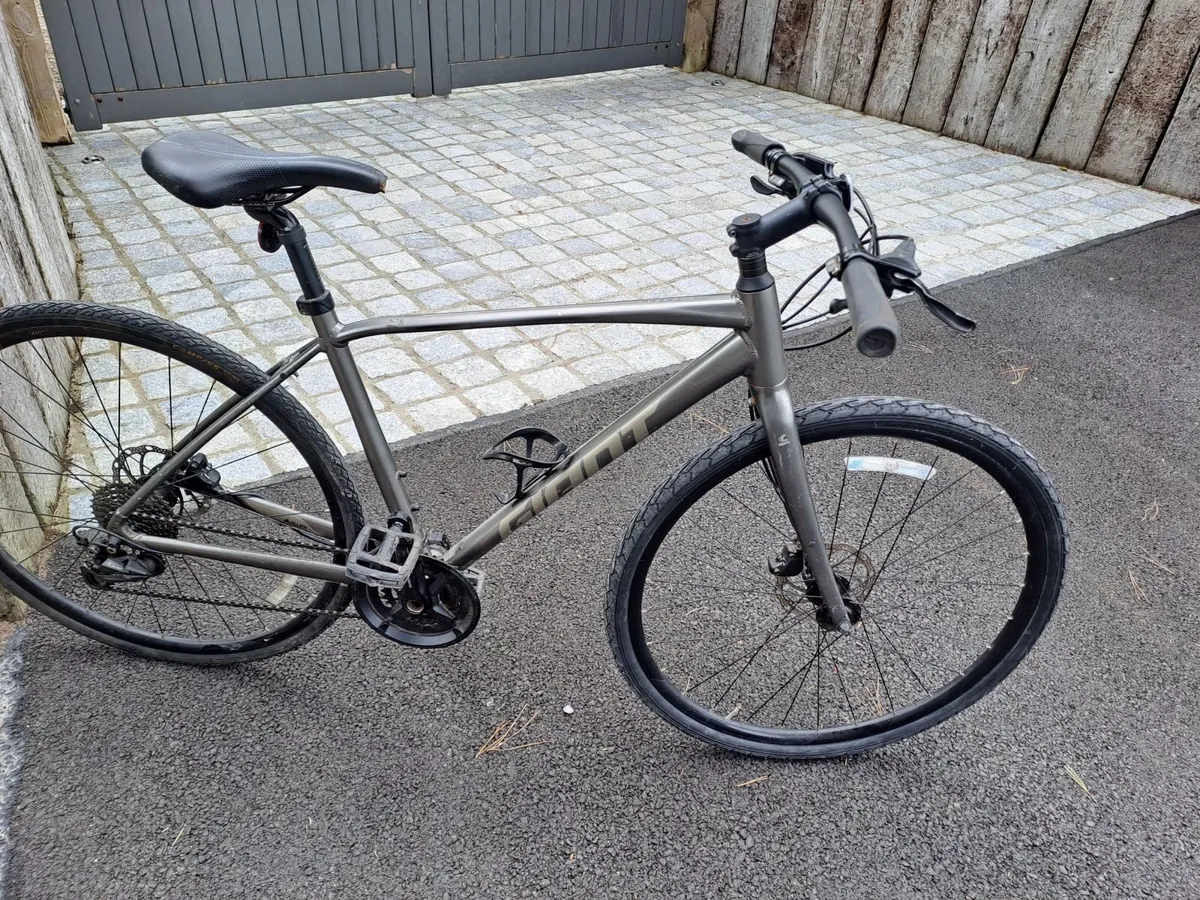 Giant Escape 1 – Hybrid Bike (Serviced Brakes)