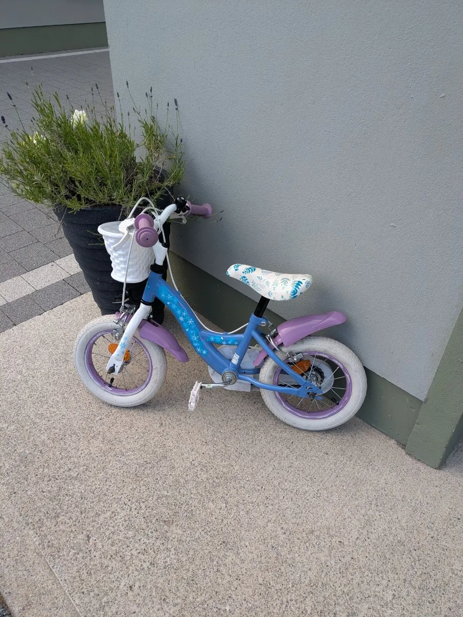 Girls bike - Image 4