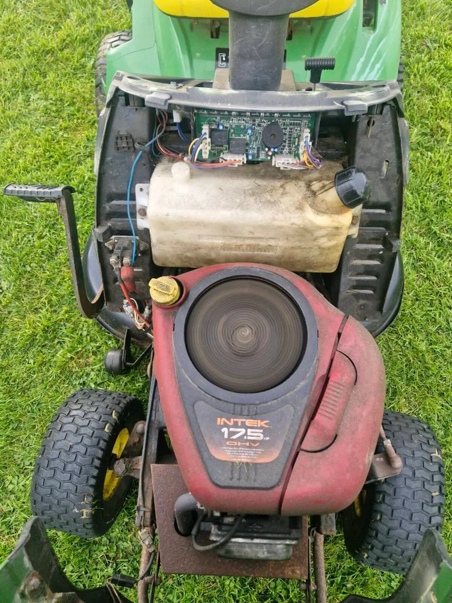 John Deere Lr175  ride on mower Delivery available - Image 3