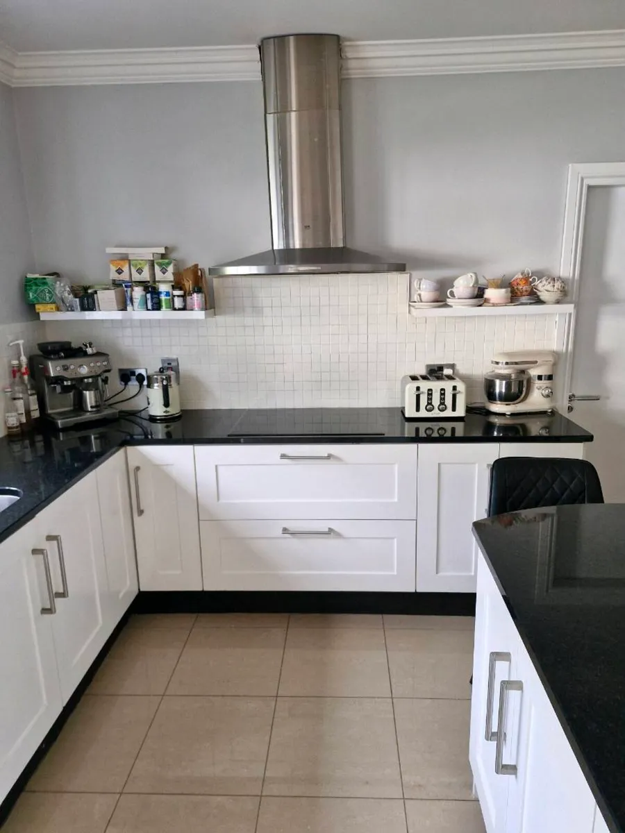 Kitchen - Image 4