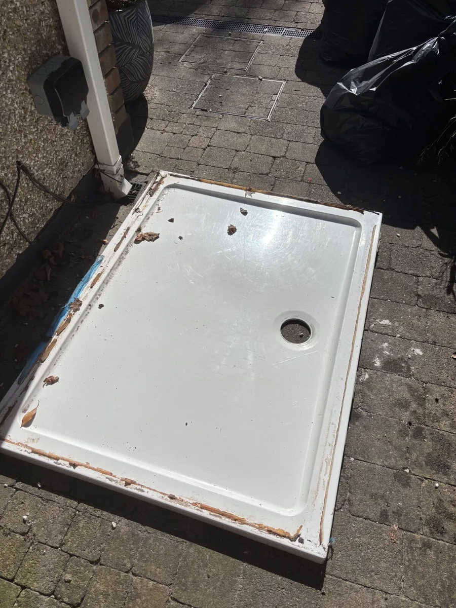 Shower tray