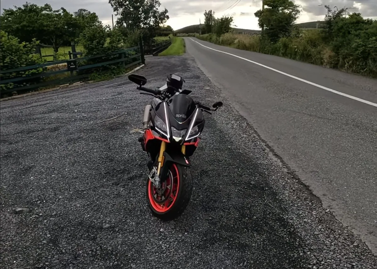 Aprilia Tuono v4 1100 Factory - Image 2