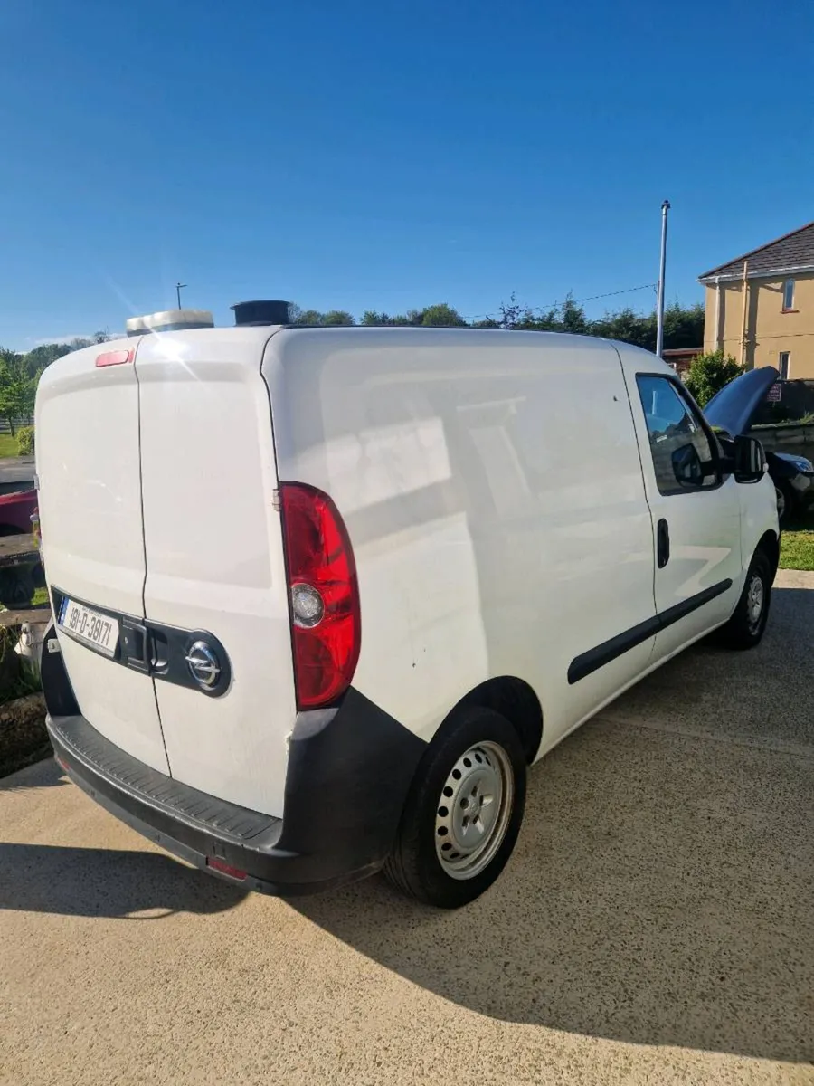 Van - Image 4
