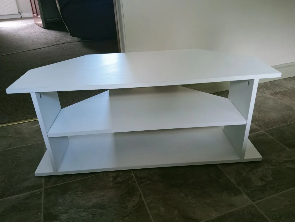 Tv corner table - Image 1