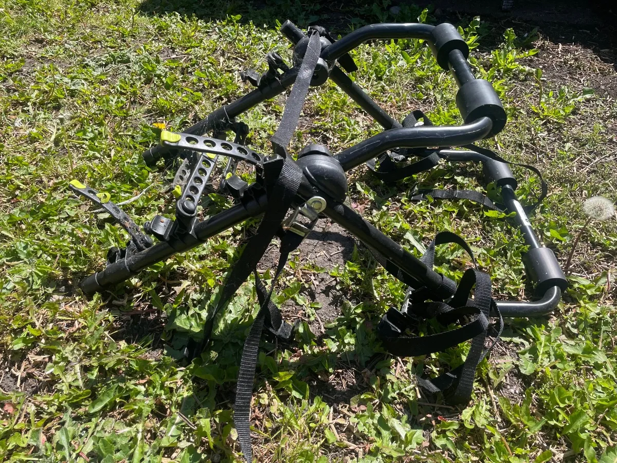 Bikes and bike rack for car - Image 1