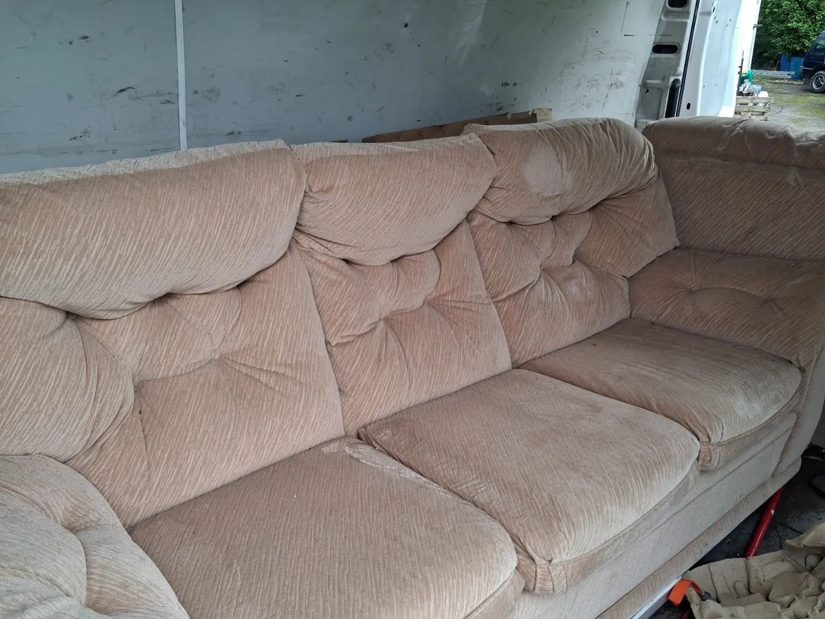 Suite of furniture - Image 2
